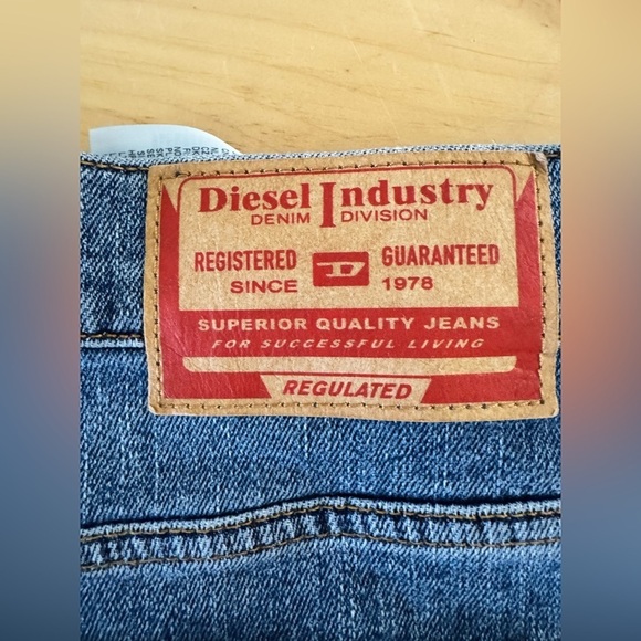 NWT Women’s Diesel Boyfriend Style Ankle Length StreetWear 5 Pocket Denim Jeans - Picture 8 of 14